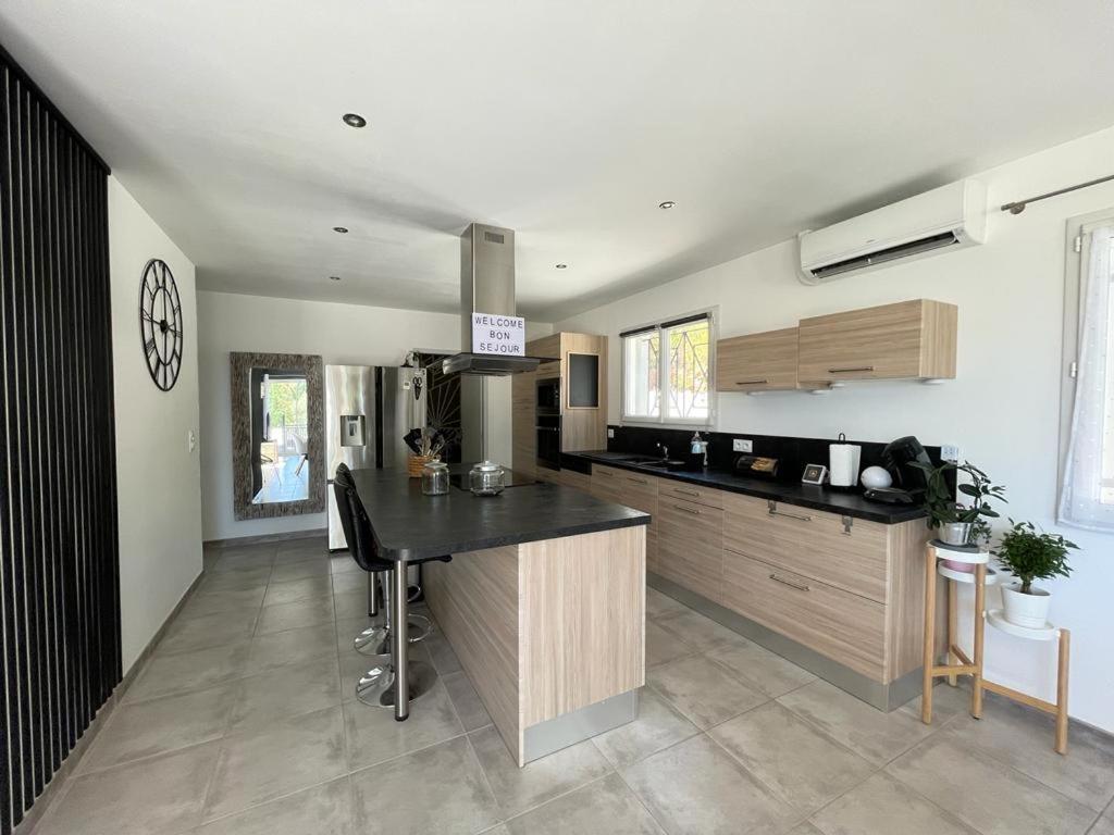 Villa Avec Piscine Cuers Kültér fotó